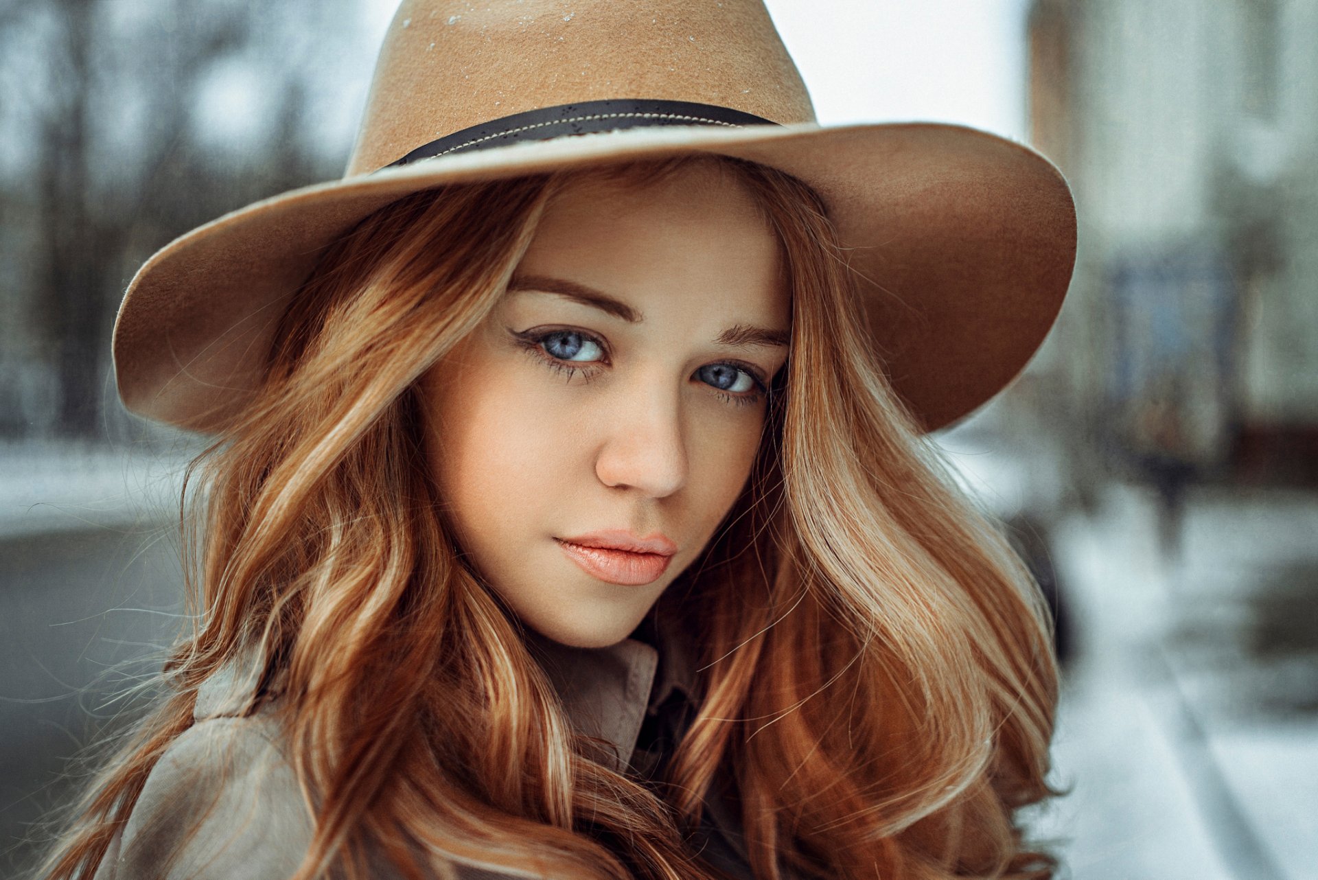 mujer con sombrero retrato sombrero george chernyadyev