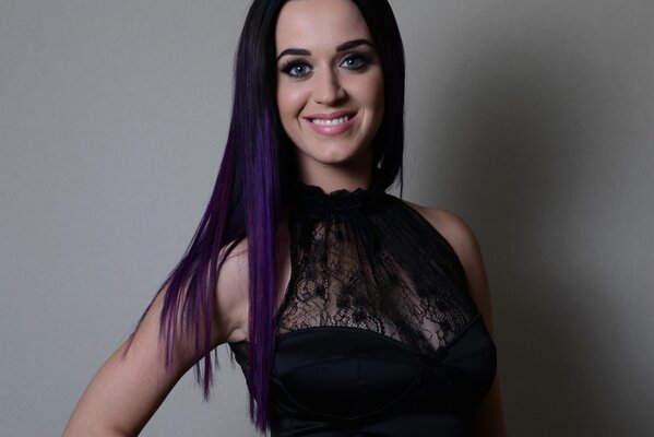 La chanteuse Katy Perry. Belle brewerette