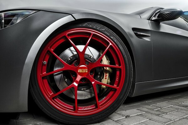 Tuned red narrow profile wheels