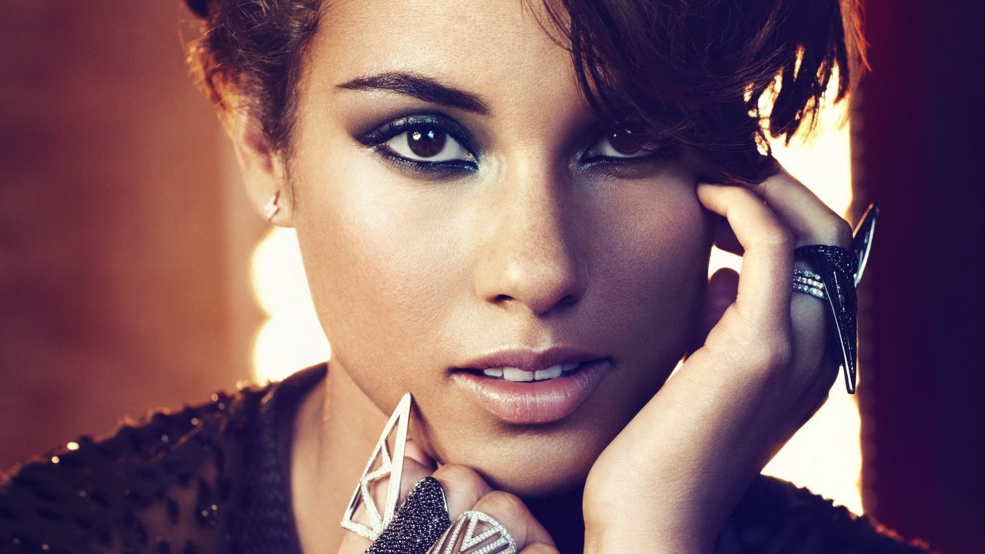 alicia keys trucco ragazza viso anelli cantante