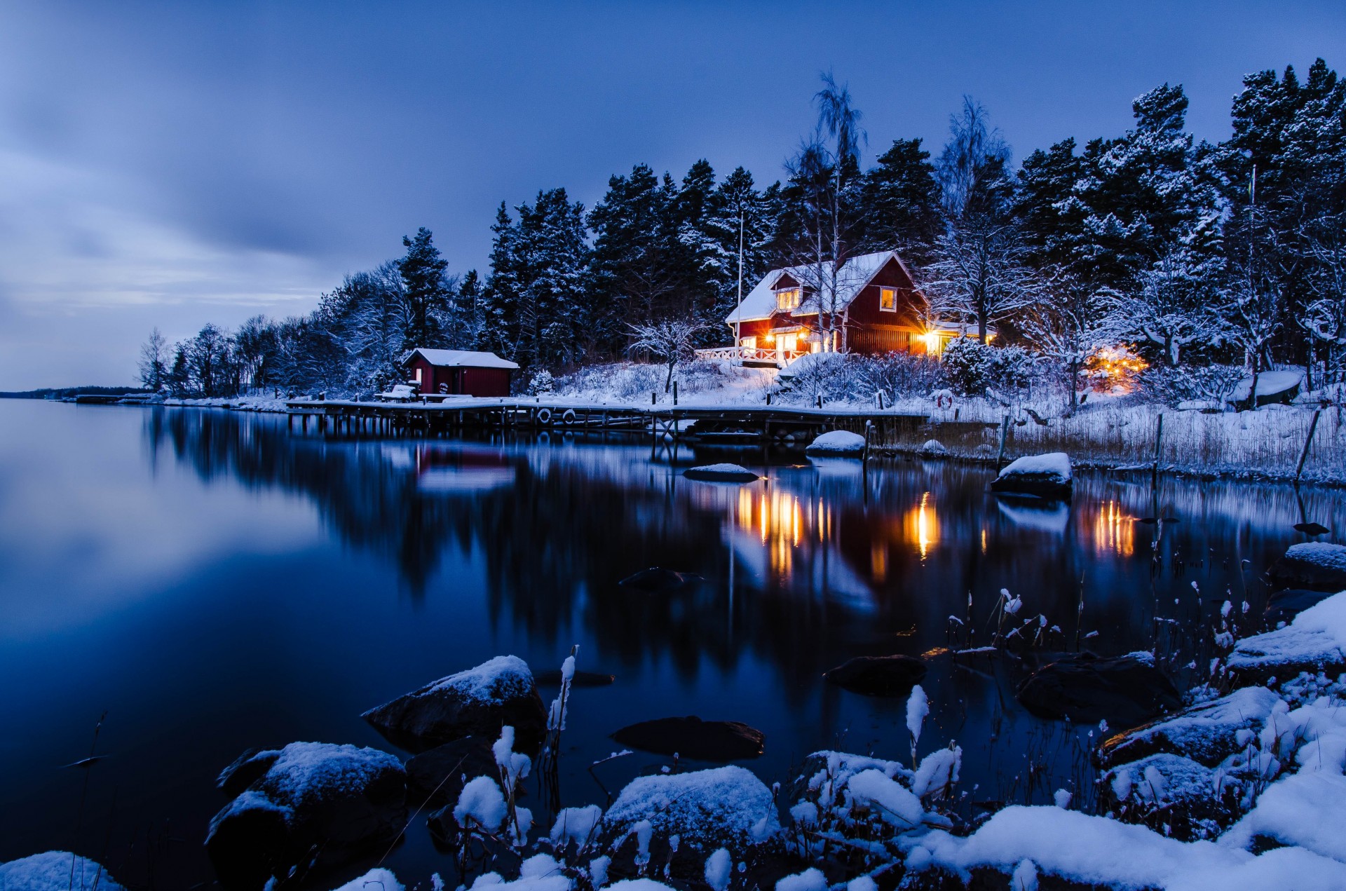 pietre paesaggio lago svezia inverno casa