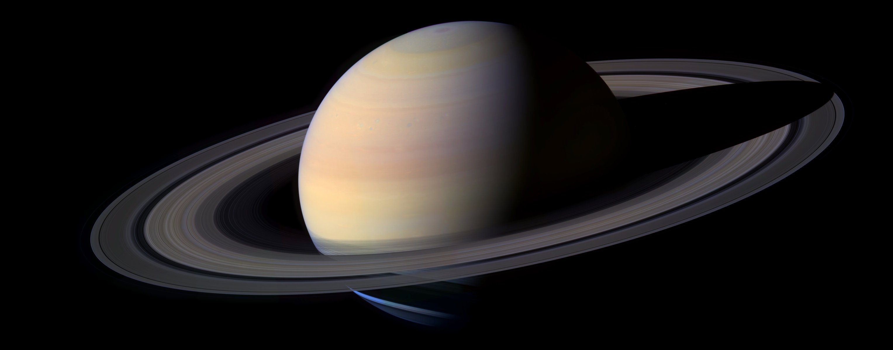 saturno pianeta anelli spazio