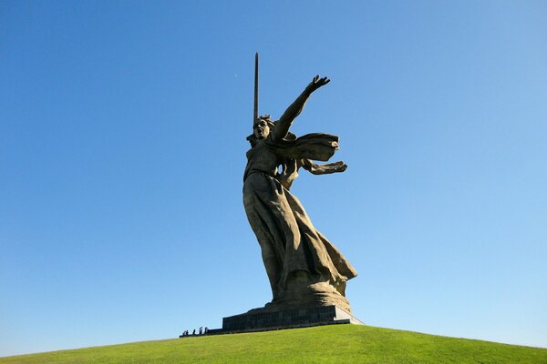 A tall monument against the sky in Volgograd