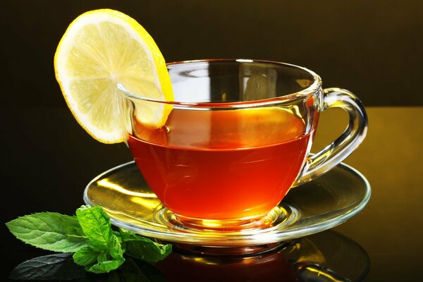 Black tea with lemon is a beautiful serving