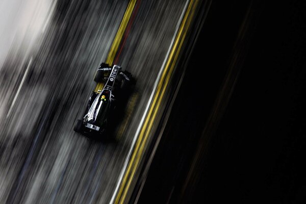 El piloto corre a la velocidad de la luz