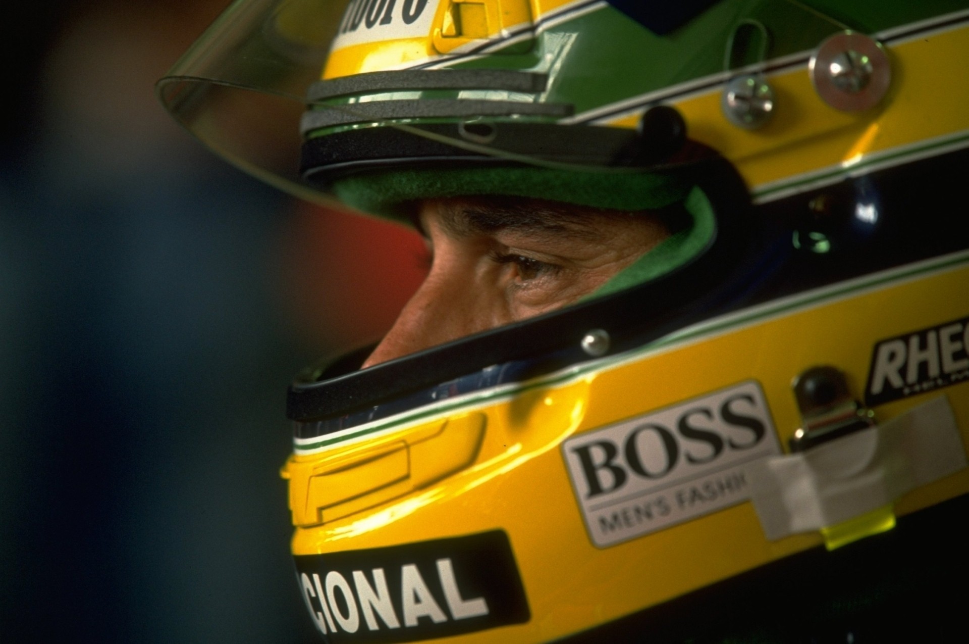 ayrton senna kierowca wyścigowy człowiek formuła 1 mistrz f1 widok kask