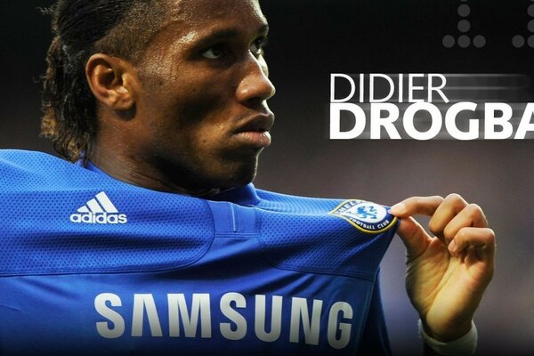 Didier drogba mit Samsungs Werbung auf einem T-Shirt