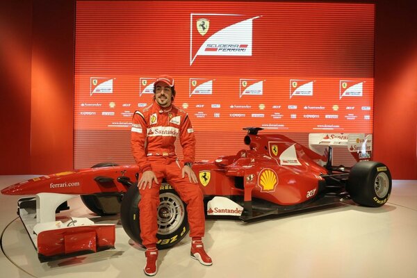 Fernando Alonso nella sua auto