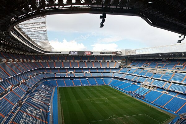 Terrain de football en plein air à Madrid