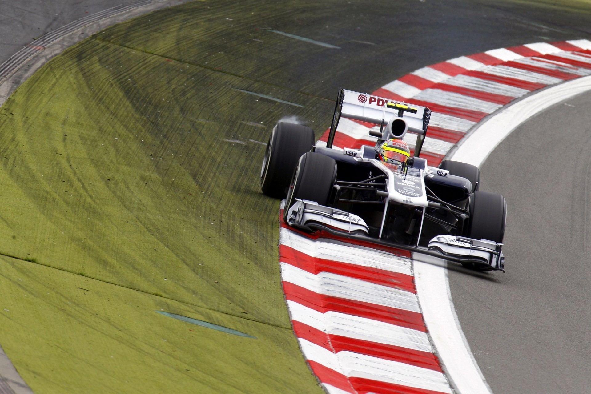 f1 riparazione nürburgring pastore maldonado williams fw33