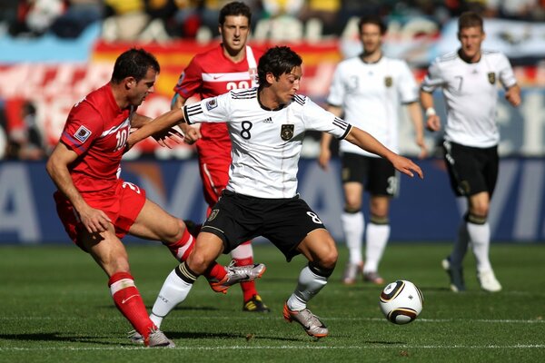 Männer spielen in Deutschland Fußball