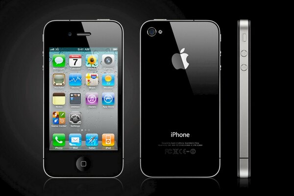 Schwarzes iPhone Smartphon auf schwarzem Hintergrund