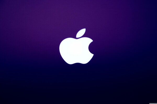 Apple Company Apple sur fond violet