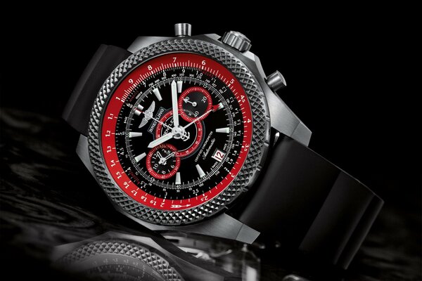 Breitling-Uhr mit rotem Zifferblatt