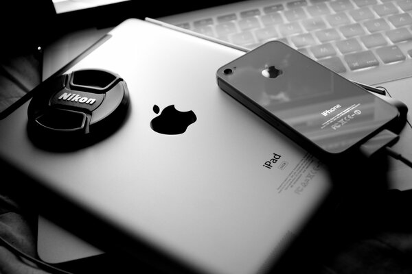 Black and white photo of iPhone and iPad