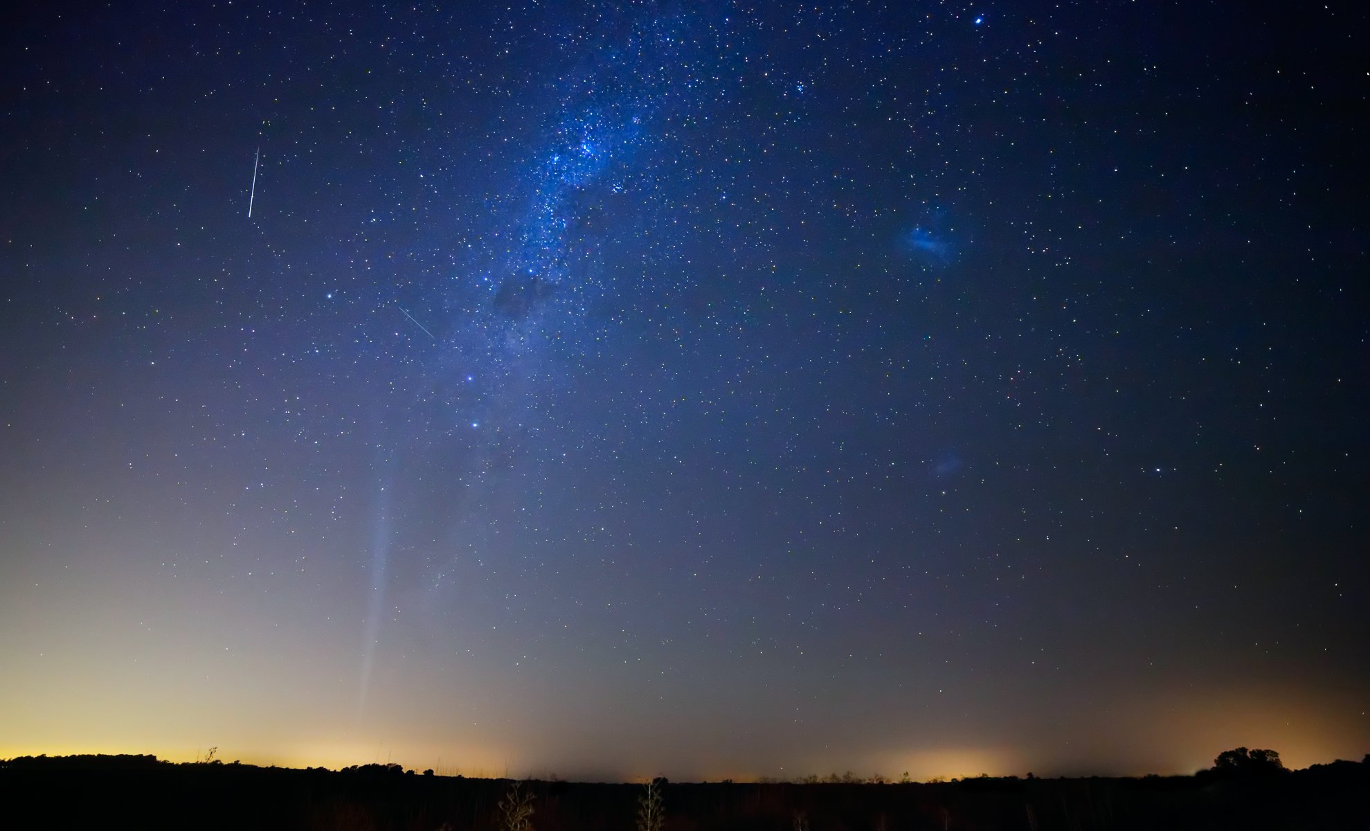 lovejoy comète météore satellite nuages de magelan