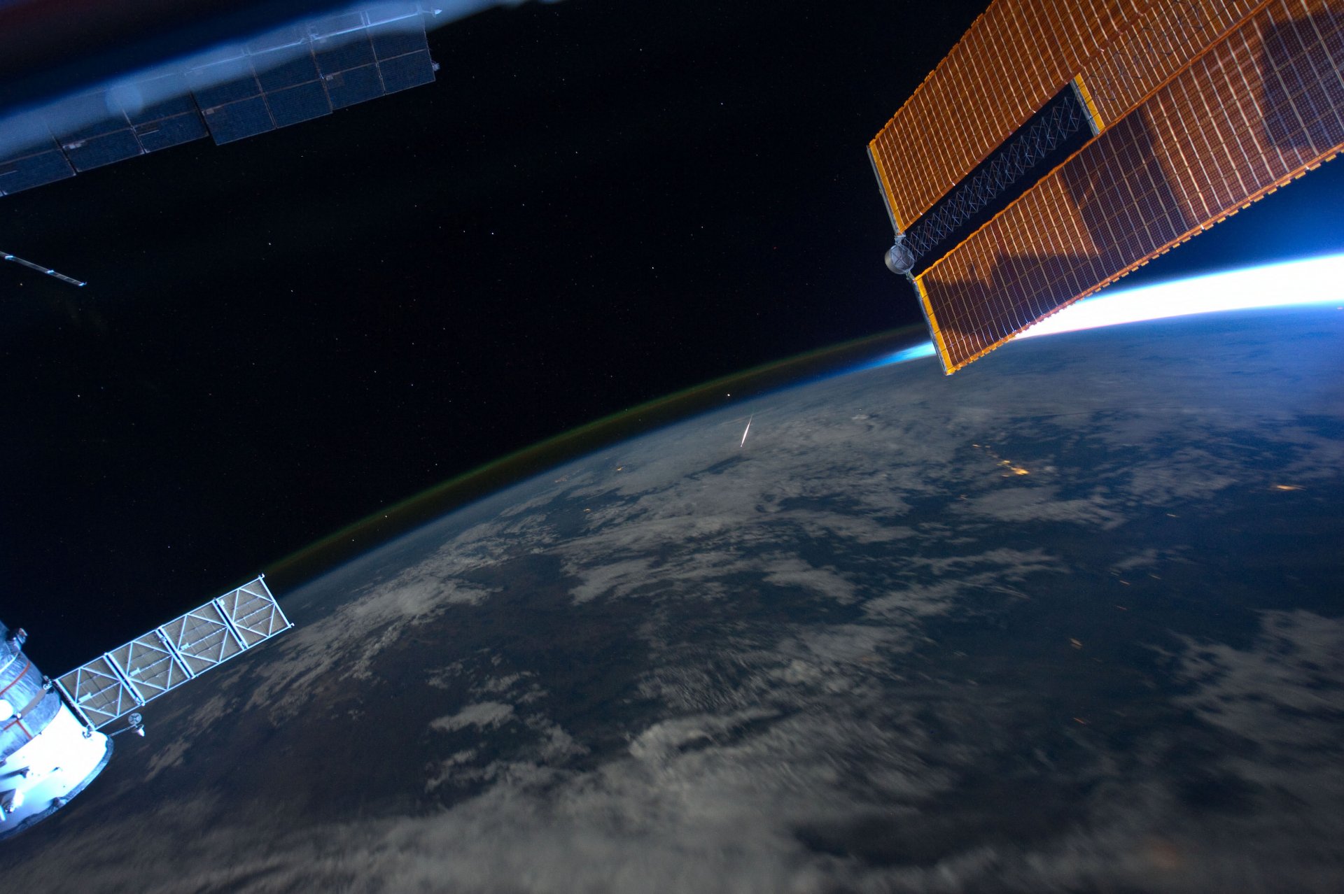 iss météore perséides terre