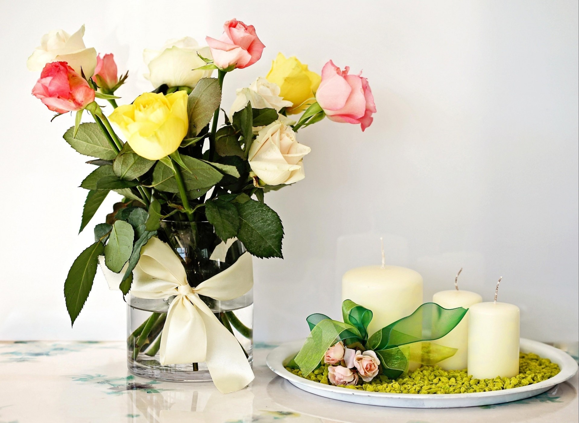 arc roses bouquet vase fleurs bougies
