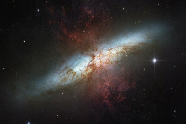 Belle galaxie et les étoiles dans l espace