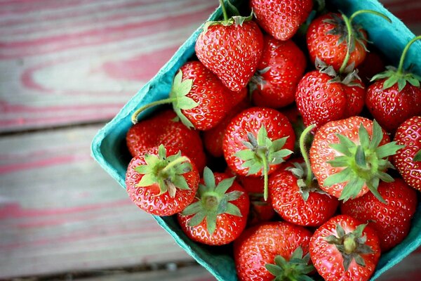Fraises délicieuses et parfumées chaleur des vacances d été