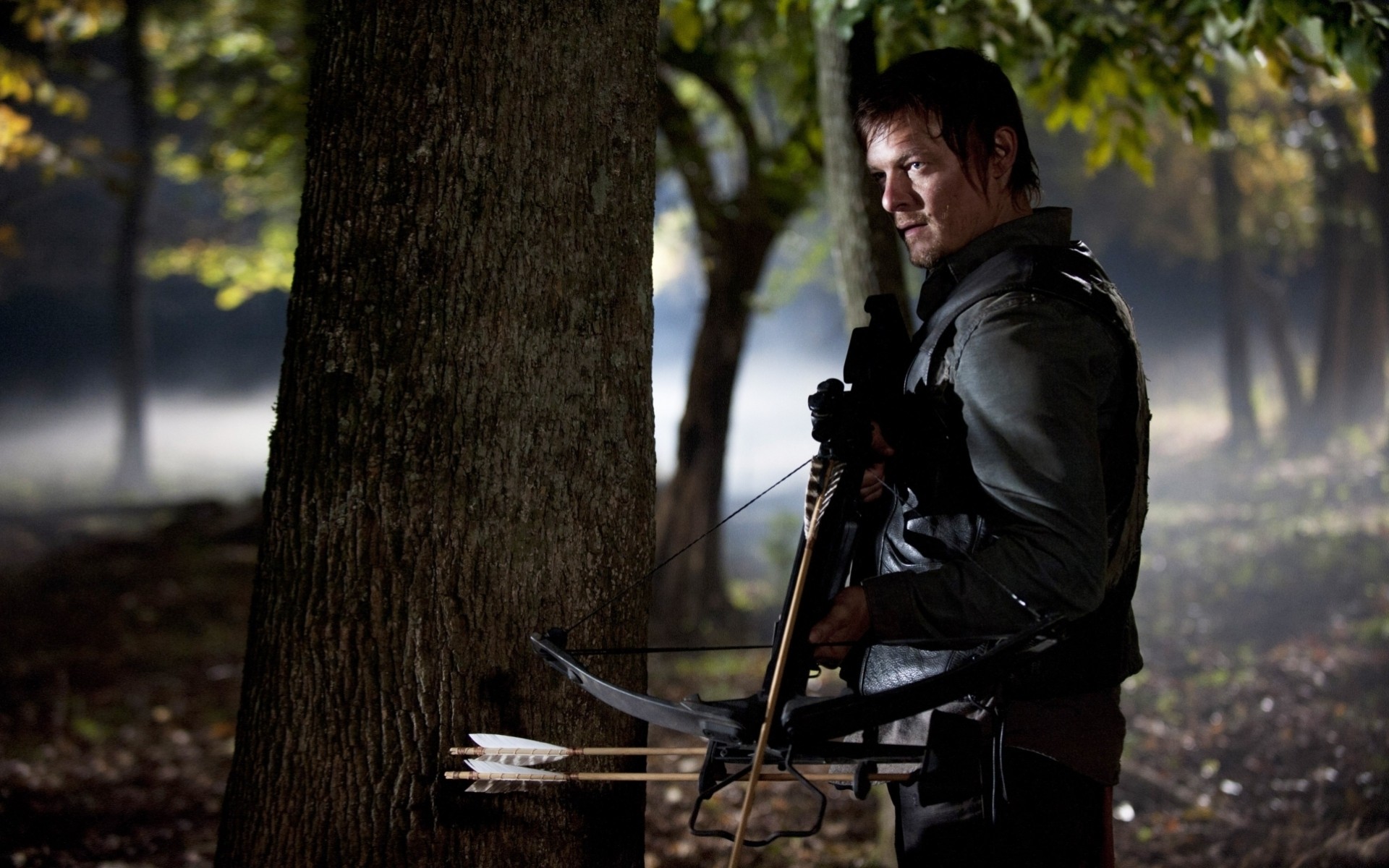 serie ballesta zombie bosque serie daryl dixon norman reedus actor the walking dead