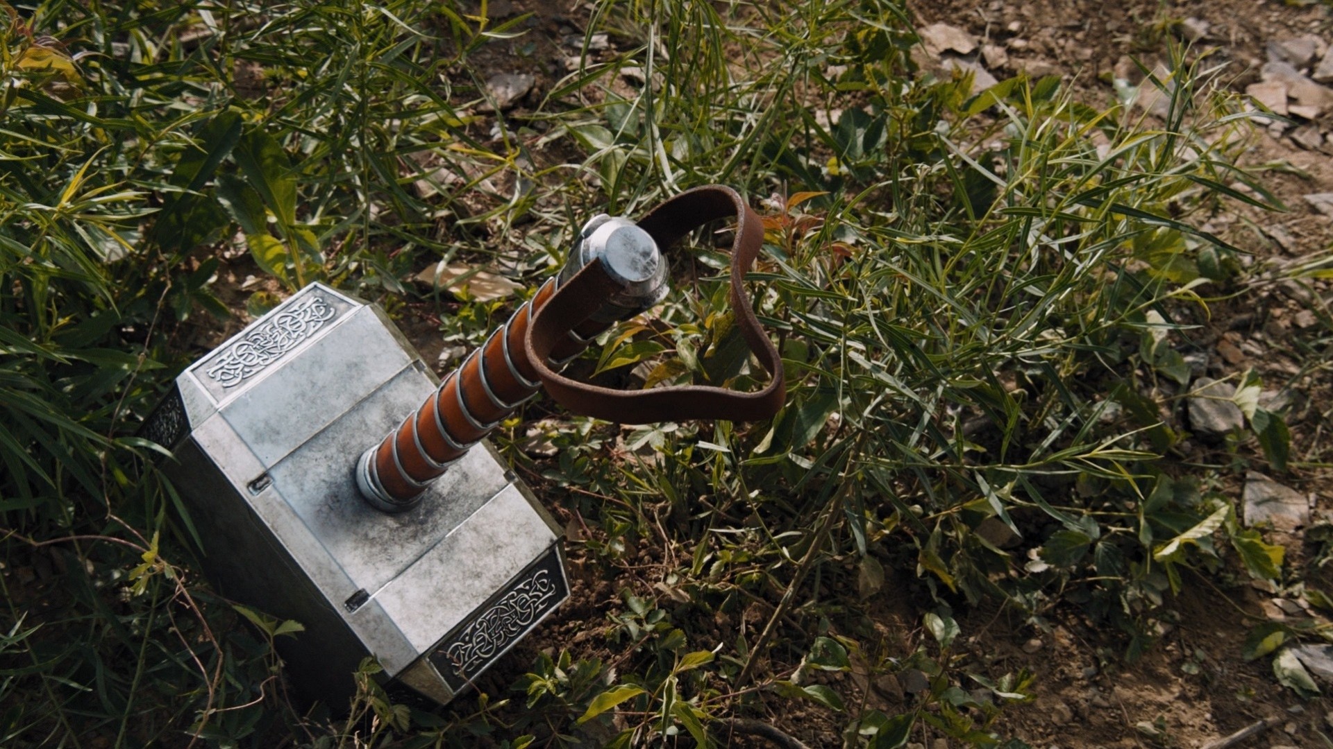 superbohaterowie marvel młot avengers broń mjolnir ziemia