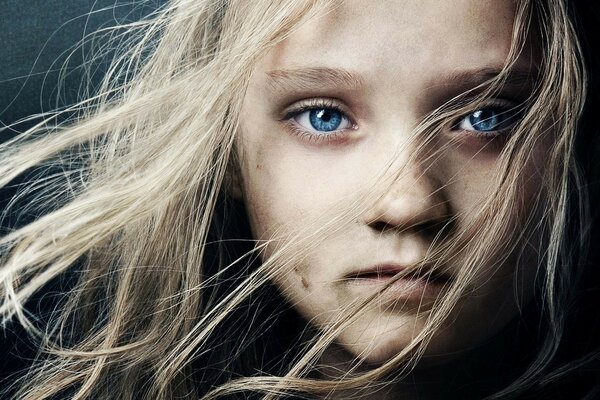 Ragazza con gli occhi azzurri