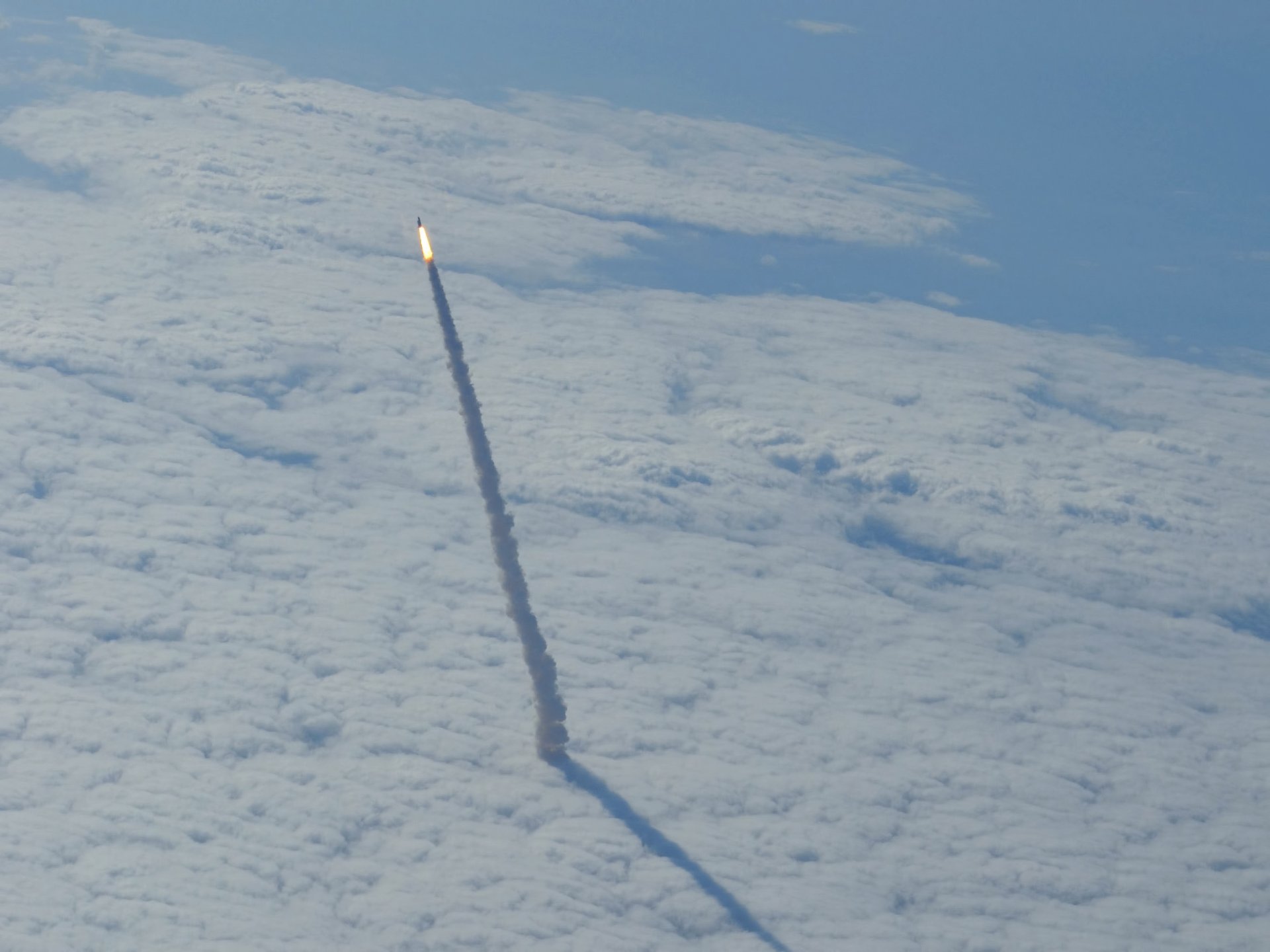 launch space shuttle shuttle aspiration cloud