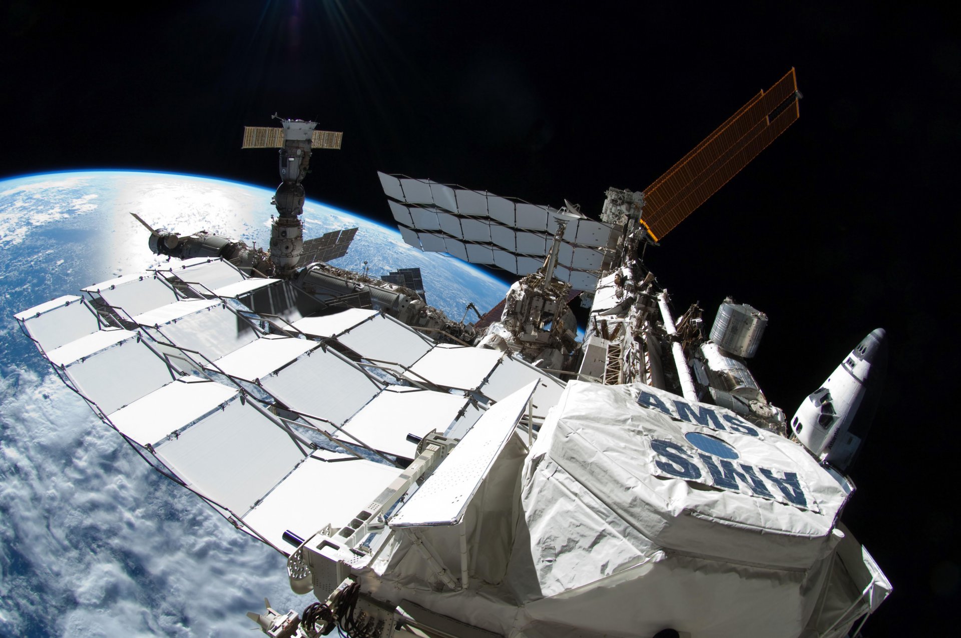 union shuttle erde iss solar batterien sts-134