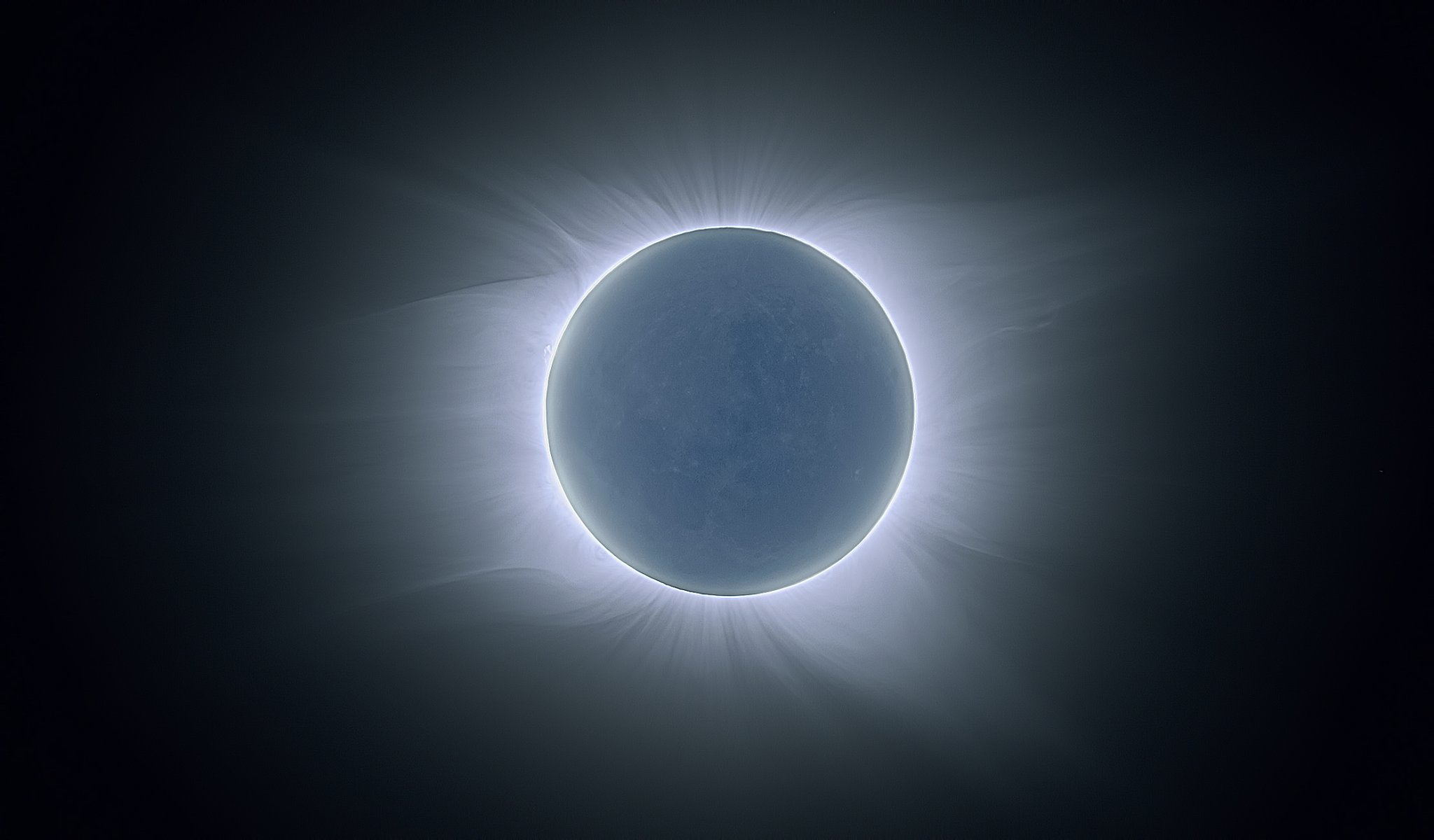 soleil lune éclipse couronne