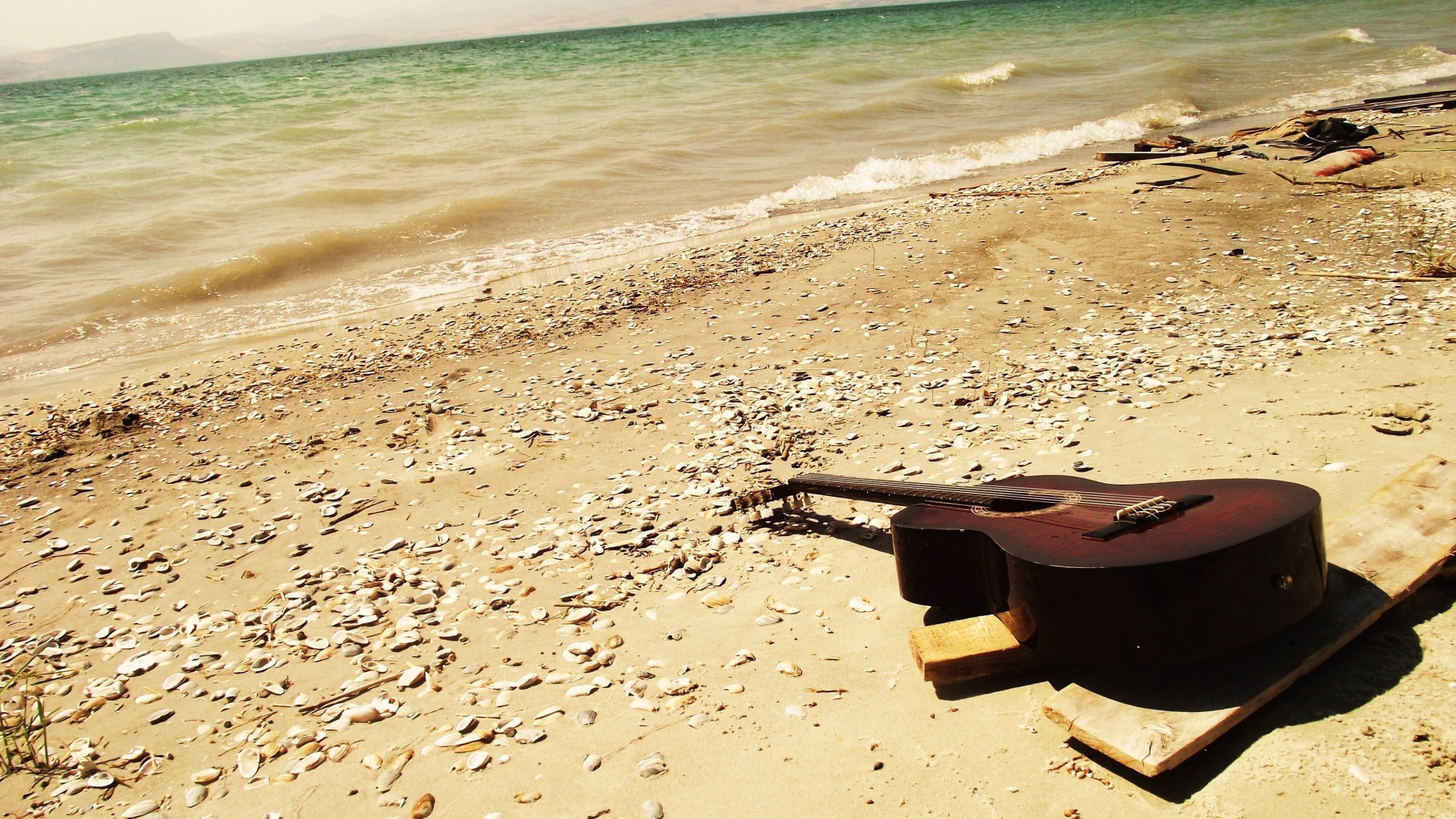 kamienie plaża romans brzeg gitara piasek