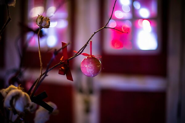 Festliches Christbaumspielzeug für den Baum