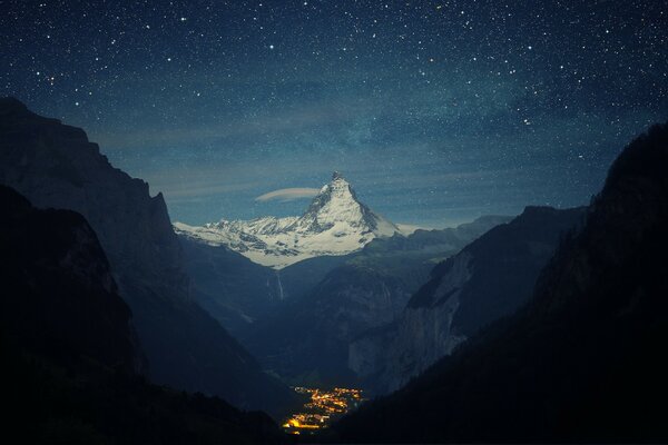 Starry night, view of the top of the mountain