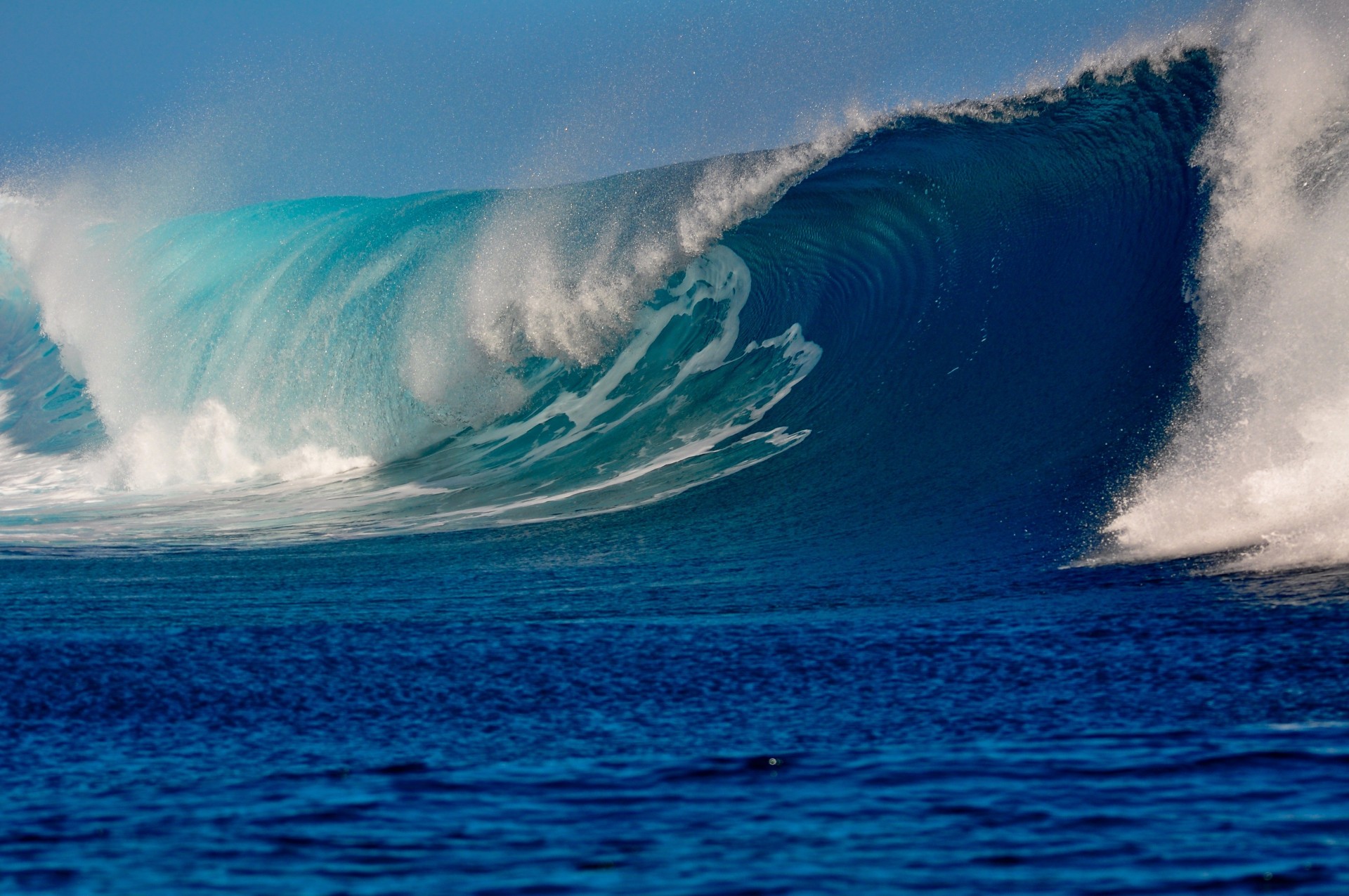 vague mer mousse bleu jet