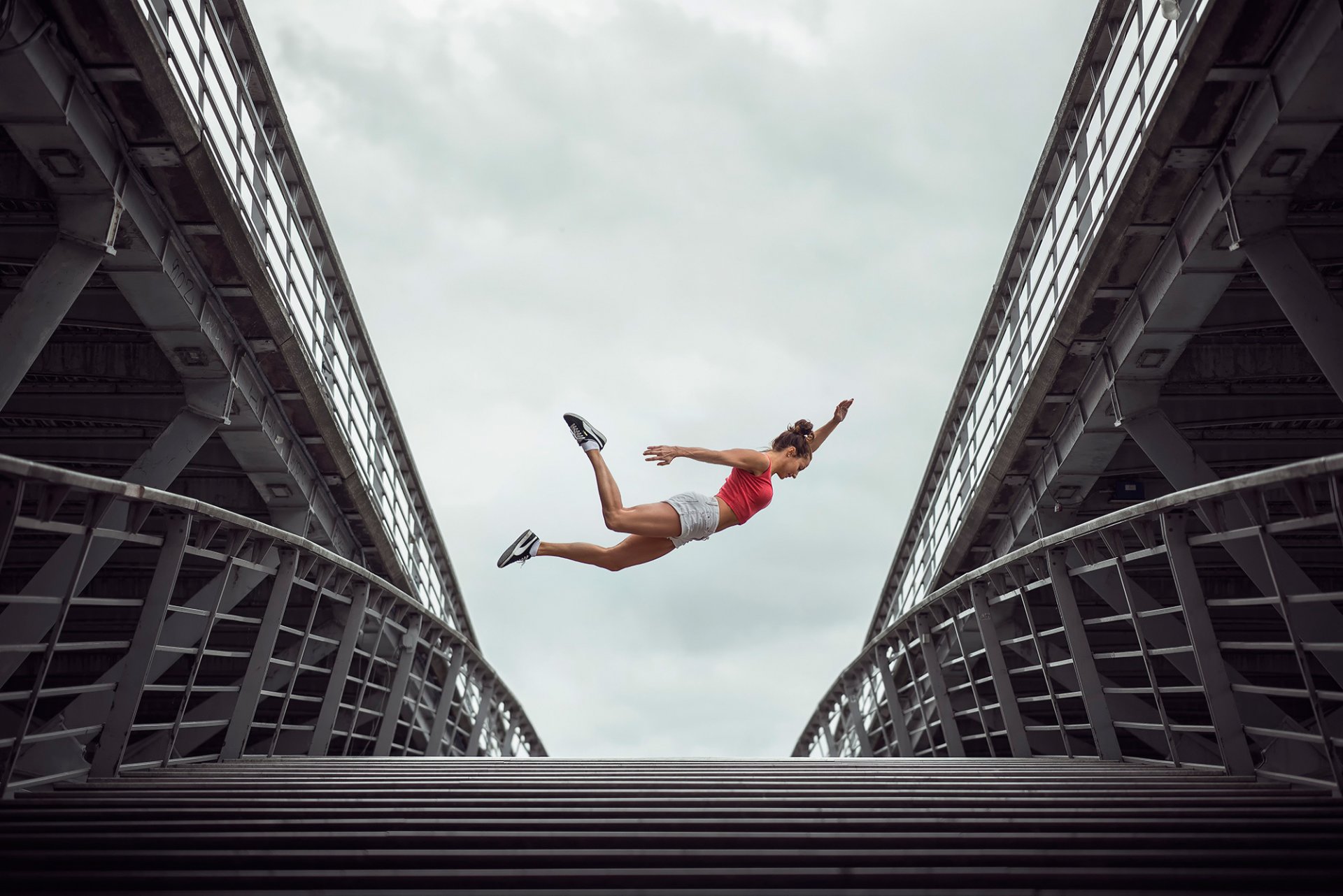 emily caillon saltadora gimnasta atleta salto