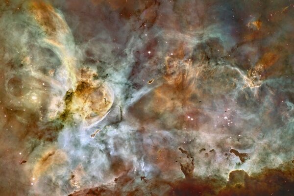 Immagine fantasy di stelle brillanti in una nebulosa cosmica
