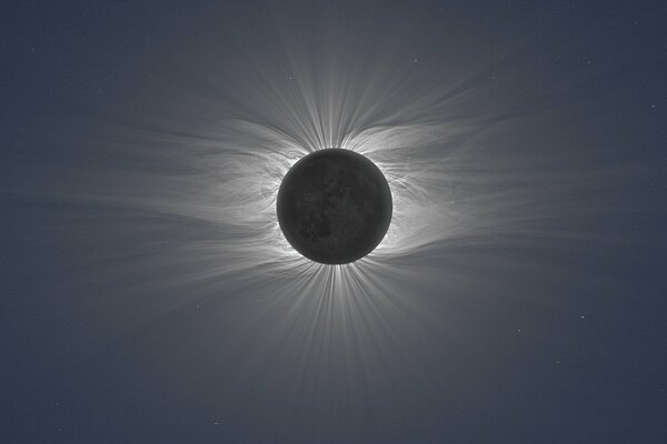 Sorprendente distorsión del espacio por Eclipse