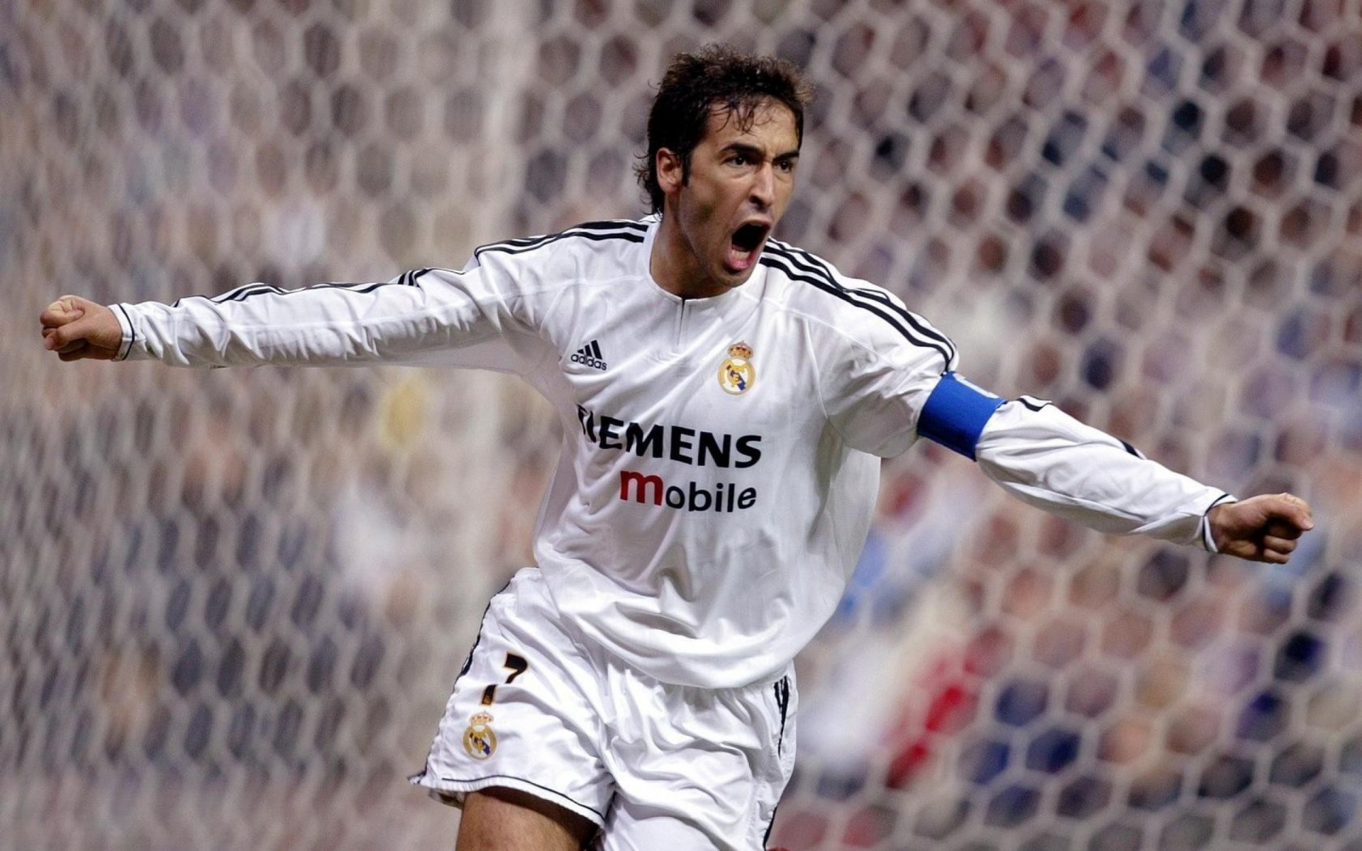 raul gonzalez blanco real madrid goal score captain legend football goal happiness celebration