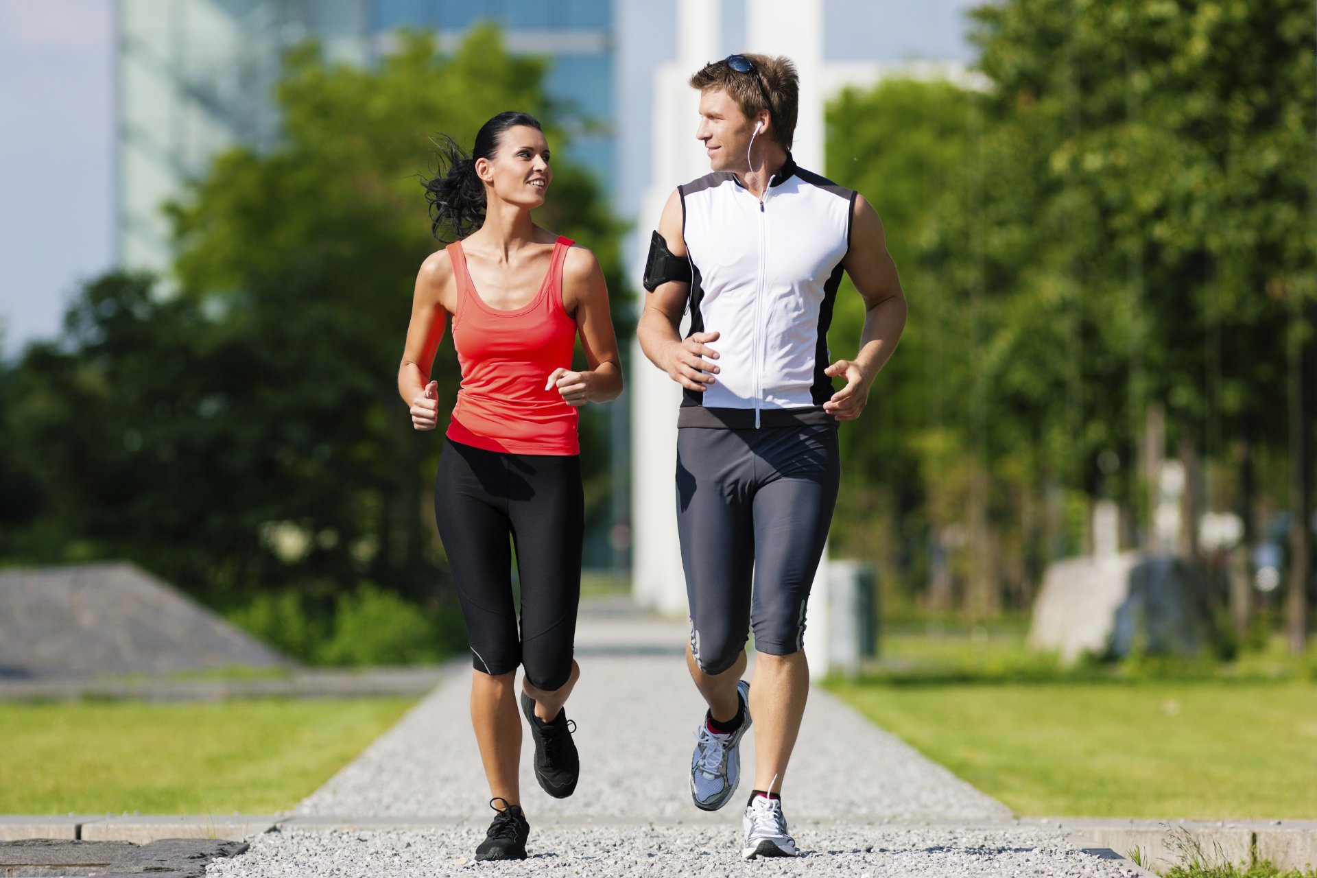 hombre mujer correr deportes salud estado de ánimo