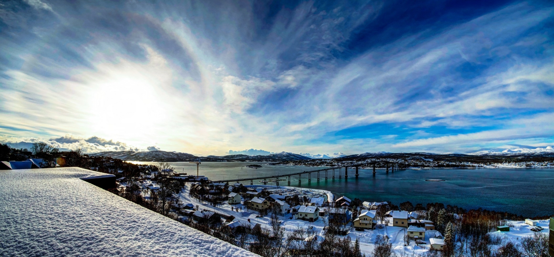 paesaggio fiume ponte panorama cielo norvegia inverno casa