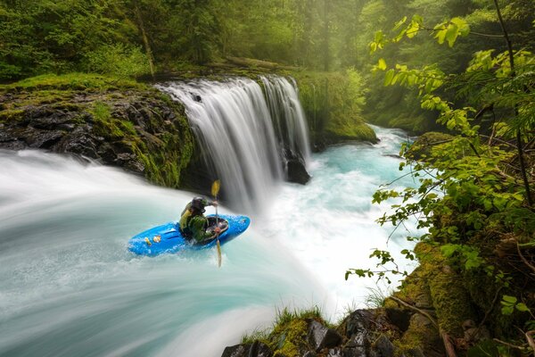 Sport swimming by boat rafting