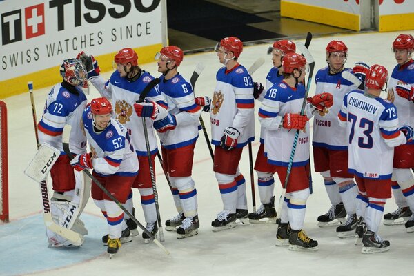 Les hockeyeurs russes aux portes