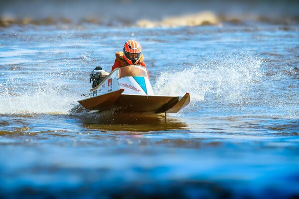 Deportes acuáticos en barco