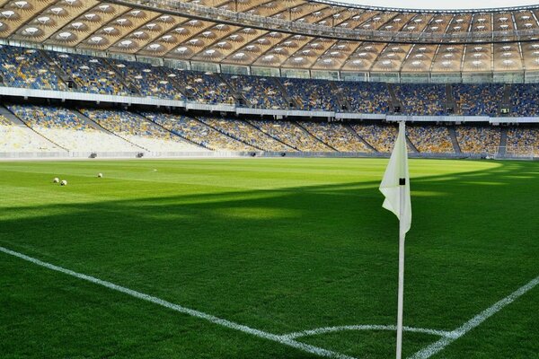 Drapeau de coin dans le grand stade