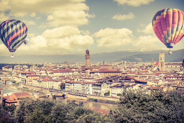 Palloncini in una città europea