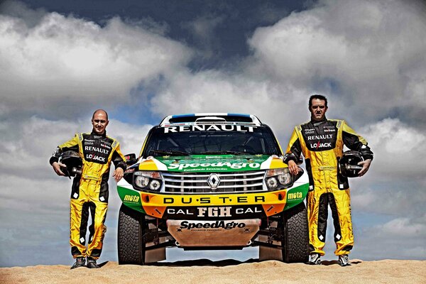 Deux coureurs au rallye Dakar 2014