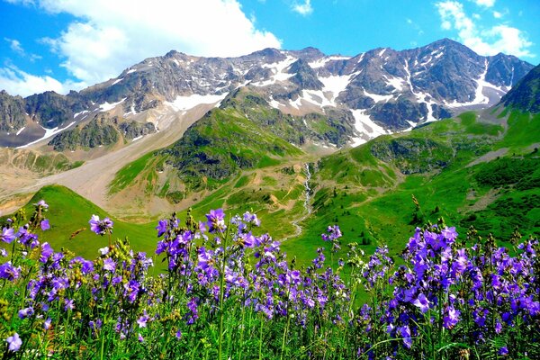 Alpine mountains on a sunny morning