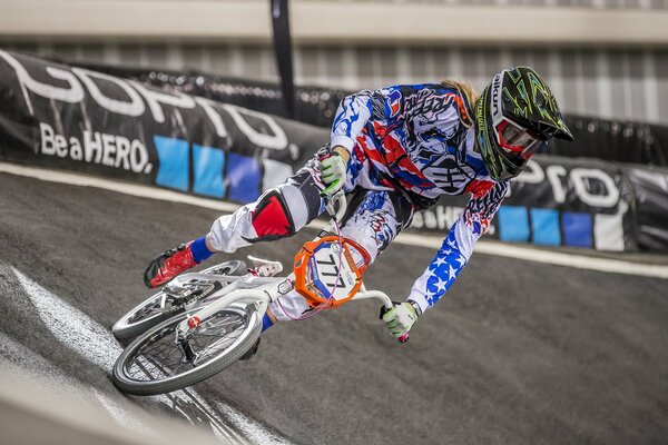 Fondo de pantalla de la competencia de Ciclismo