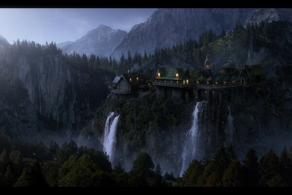 Casa en las montañas sobre la cascada