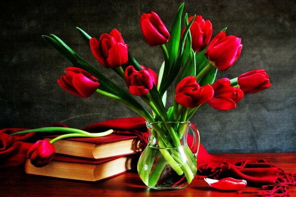 Spring bouquet of tulips